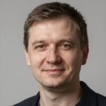 Улыбающийся клиент Колумбус МС, получивший прозрачный анализ условий ставок в VIP betting club